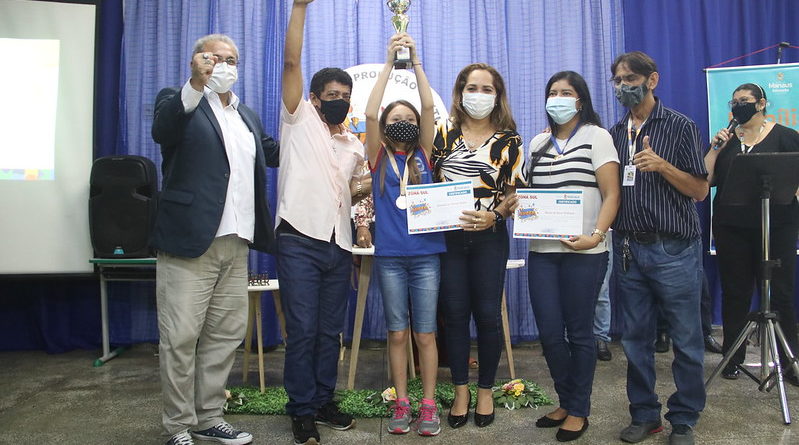 Prefeitura realiza premiação do concurso de produção textual para alunos da Semed