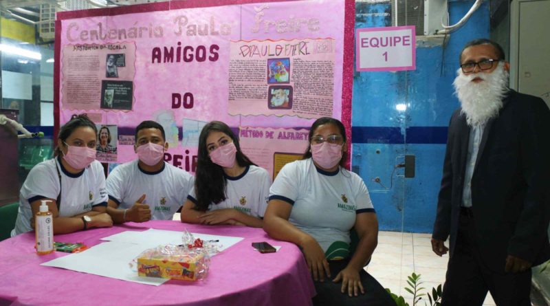 Centro de Ensino de Jovens e Adultos comemora o centenário de Paulo Freire, em Manaus
