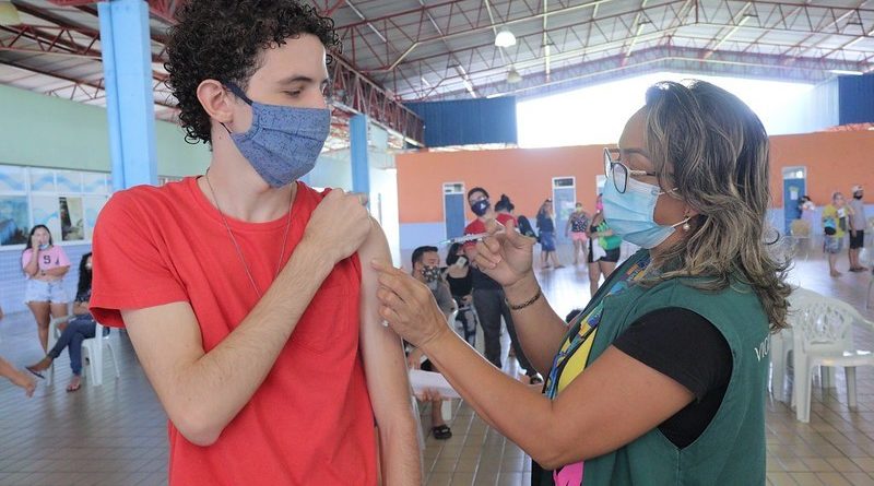 Prefeitura segue recomendação do Ministério da Saúde e suspende vacinação contra a Covid-19 em adolescentes