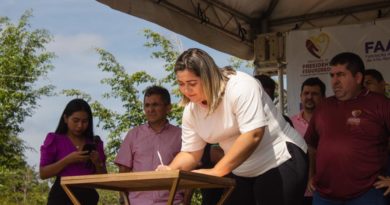 Patrícia Lopes assina Ordem de Serviço para construção do estádio municipal de Presidente Figueiredo 