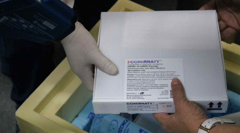 Governo do Amazonas recebe remessa com 93.600 doses de vacinas da Pfizer