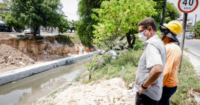 Prefeitura de Manaus intensifica obras de contenção no igarapé do Mestre Chico, no bairro Cachoeirinha