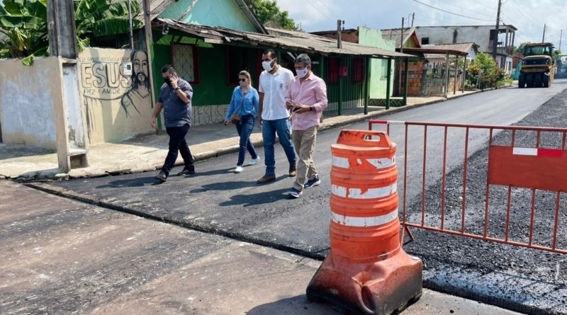 Caixa Econômica e prefeitura de Parintins vistoriam obras no município