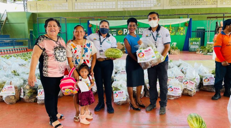 Em Santo Antônio do Içá, Governo do Estado entrega 17 toneladas de alimentos do Programa Alimenta Brasil