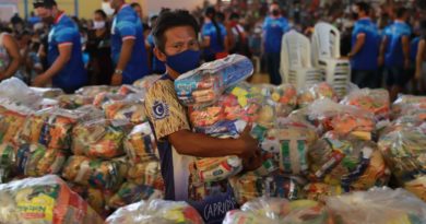 Doação de cestas básicas alcança 8 mil moradores de Parintins, calcula Seas