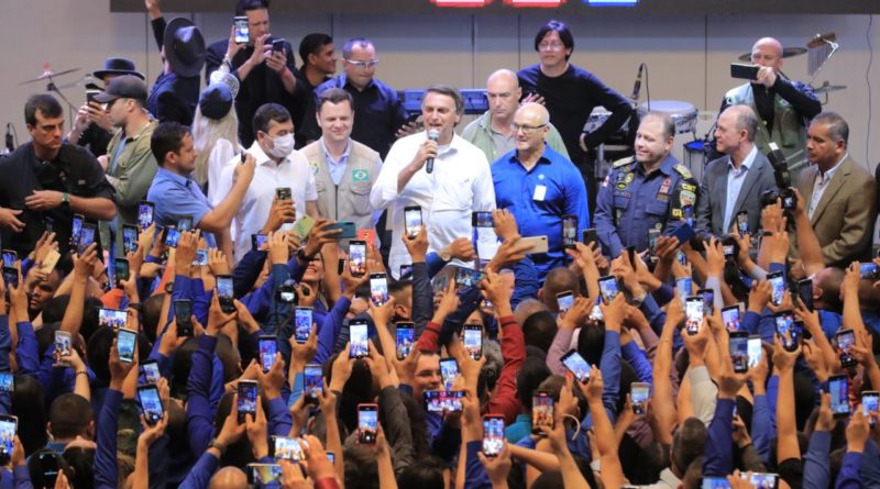 Atendendo convite de Wilson Lima, presidente Bolsonaro participa da formatura de 404 policiais militares