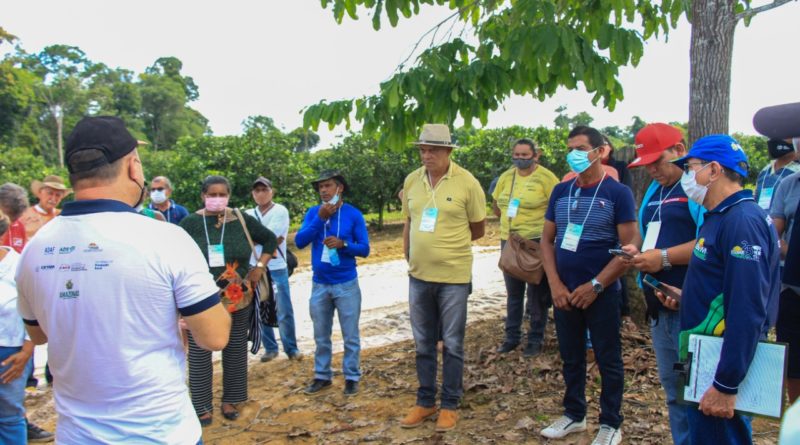 Em Rio Preto da Eva, Governo do Estado capacita produtores com Dias de Campo voltados para citricultura e piscicultura