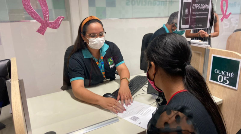 Prefeitura realiza ação 'Outubro Rosa’ no Sine Manaus e atende mulheres com serviços de saúde