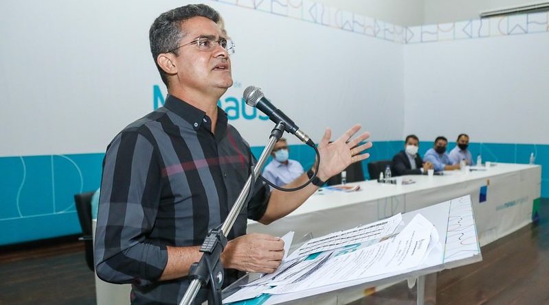 prefeito David Almeida recorreu à Justiça para barrar o reajuste na tarifa pleiteado pela concessionária Águas de Manaus