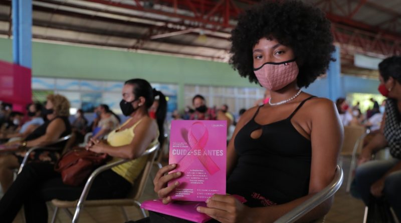 Outubro Rosa: SES-AM realiza ações de prevenção à saúde da mulher