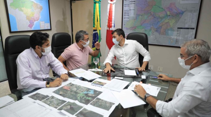 Governador Wilson Lima assina contrato para pavimentar 77 ruas em Iranduba