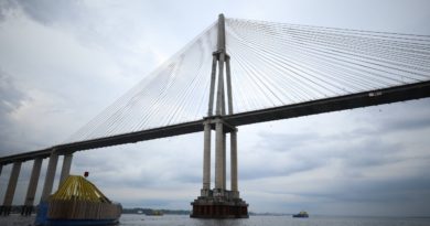 Governo do Amazonas conclui revitalização do sistema de proteção e sinalização náutica da Ponte Jornalista Phelippe Daou