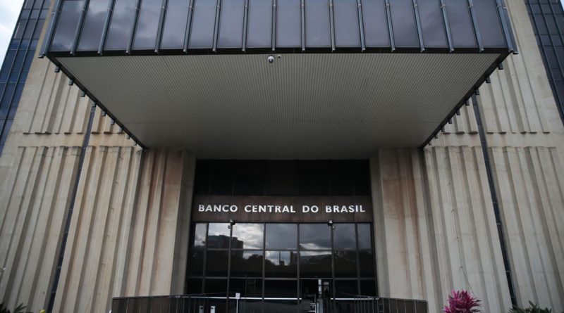 Mercado financeiro eleva projeção da inflação para 8,69%