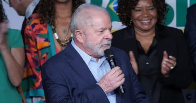 Lula assina decreto com regras de apoio ao setor cultural