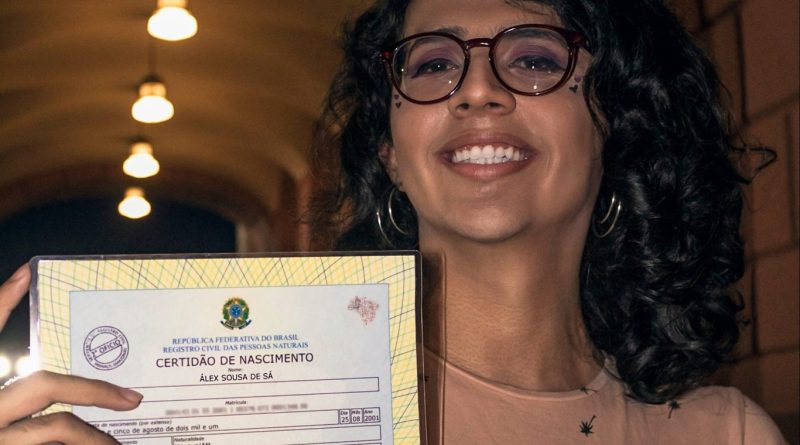 Ativista trans não binária lança pré-candidatura à Câmara Federal